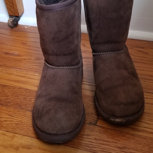 Classic UGG Boots- Chocolate/Dark Brown - Picture 3 of 5